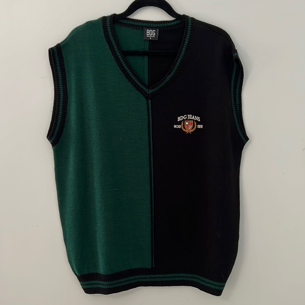BDG URBAN OUTFITTERS
Men's Spliced Sweater Vest